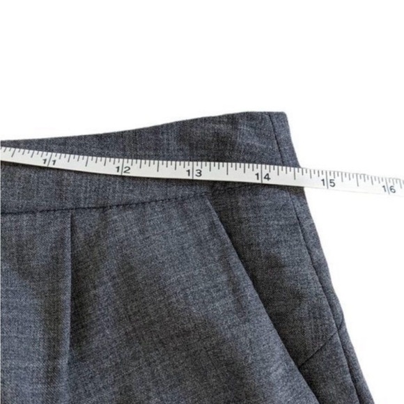 Aritzia Talula Babaton Wool Tulip Hem Pencil Skirt Charcoal Grey size 6 - Picture 2 of 8